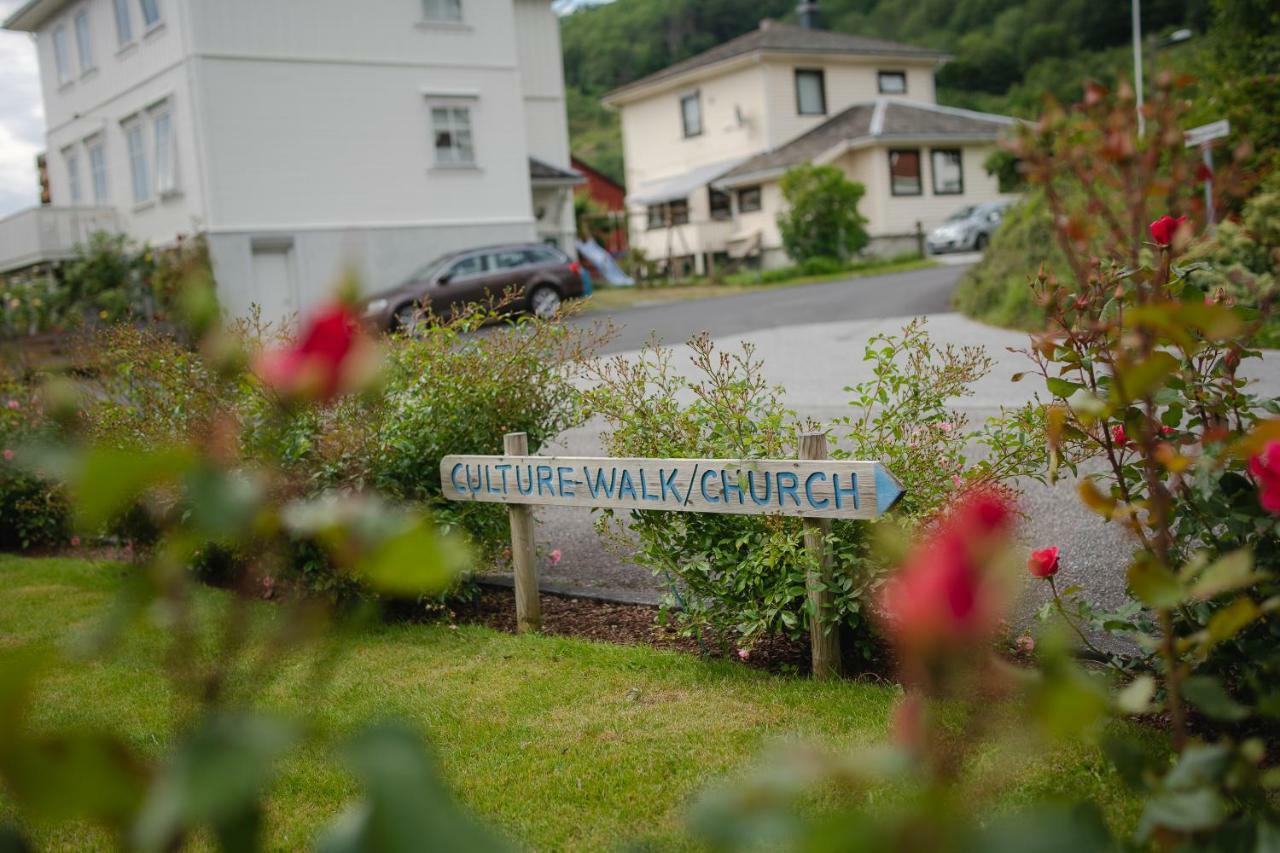 Leikanger Fjordhotel - Unike Hoteller Dış mekan fotoğraf